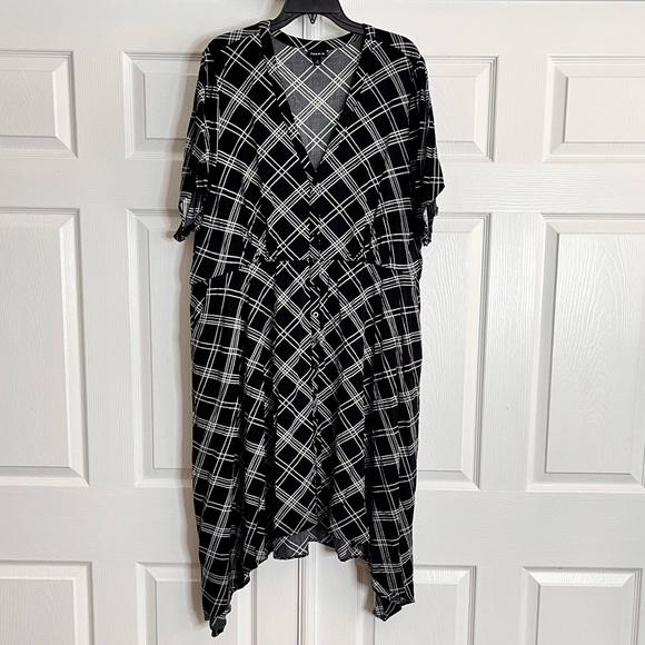 Torrid Dress Midi Challis Black White Checkered Plaid 4 4X - Picture 2 of 5